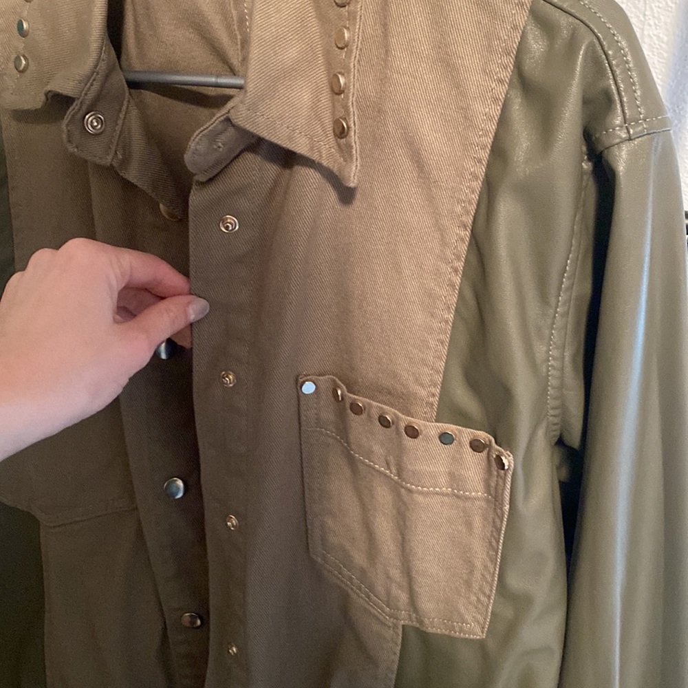 Zara Shacket - Picture 3 of 4